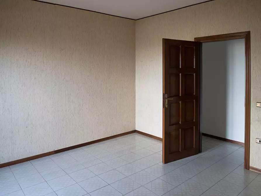 Immagine 15 di Pentalocale in vendita  in via kennedy a San Fele