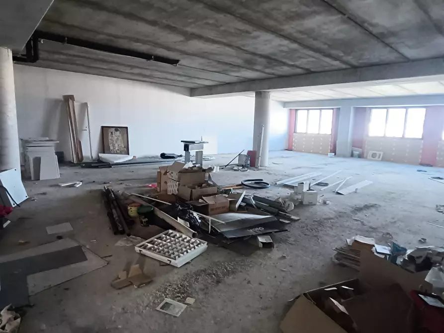 Immagine 8 di Locale commerciale in vendita  a San Benedetto Del Tronto