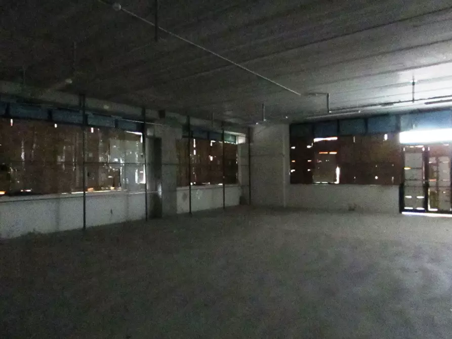 Immagine 5 di Laboratorio in vendita  in VIA LUIGI EINUDI a Civitanova Marche