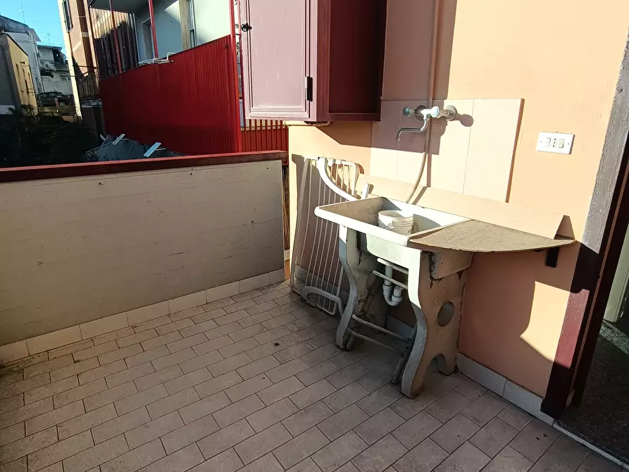 Immagine 4 di Locale commerciale in vendita  a San Benedetto Del Tronto