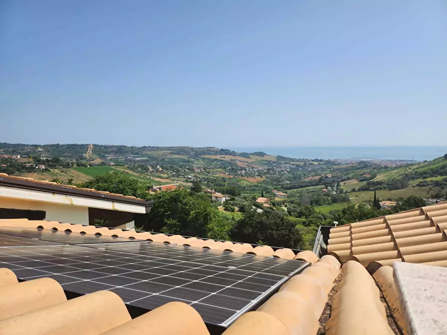 Immagine 82 di Villa in vendita  a San Benedetto Del Tronto