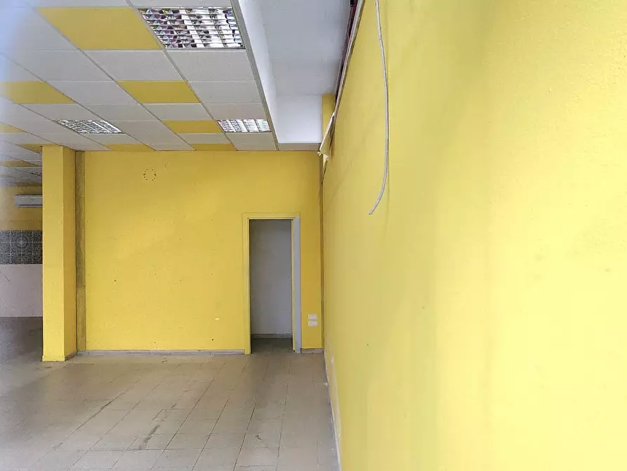 Immagine 4 di Locale commerciale in vendita  a San Benedetto Del Tronto