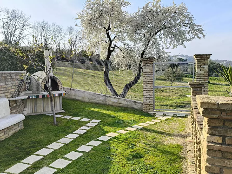 Immagine 43 di Villa in vendita  a Tortoreto