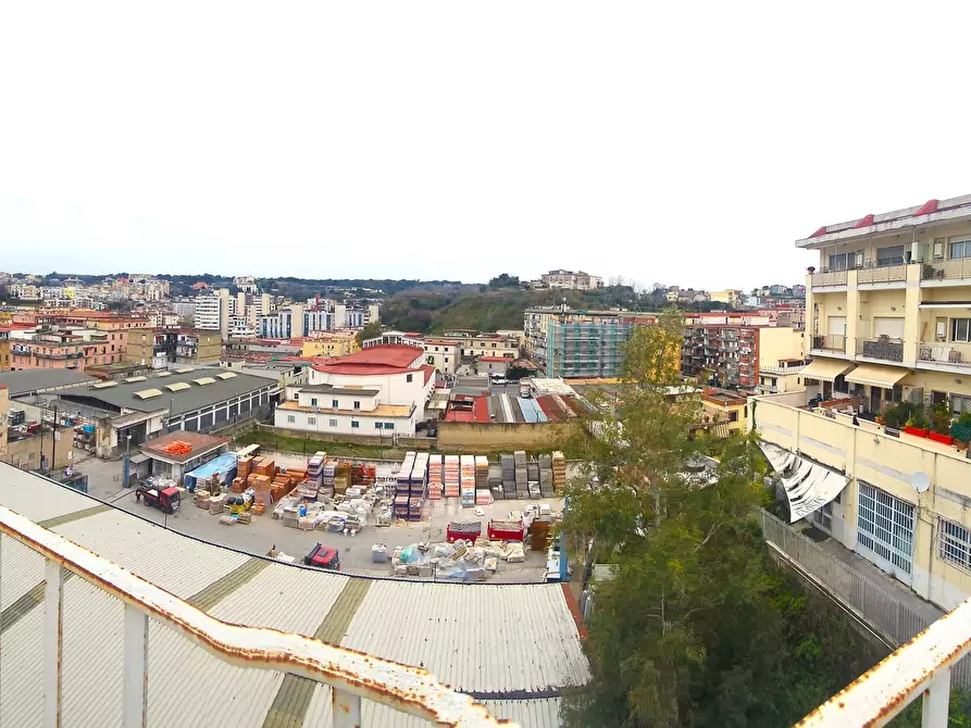 Immagine 41 di Palazzo in affitto  a Napoli