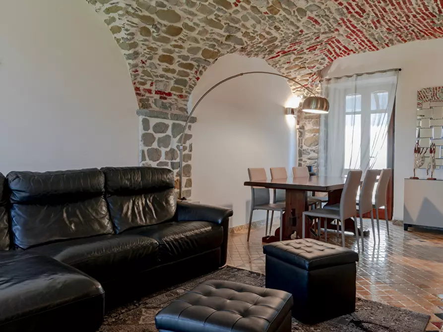 Immagine 18 di Casa indipendente in vendita  a Sarzana