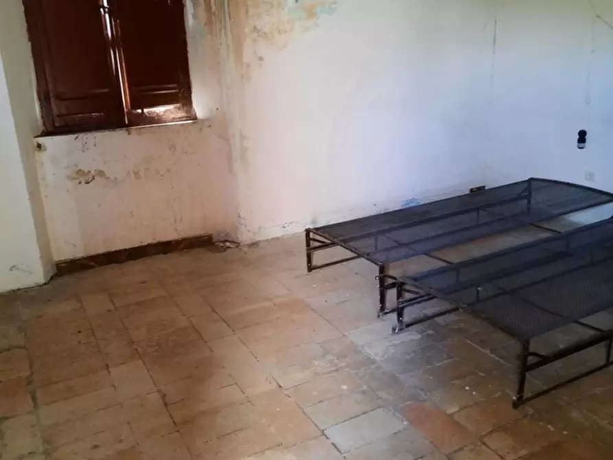 Immagine 35 di Rustico / casale in vendita  a Carassai