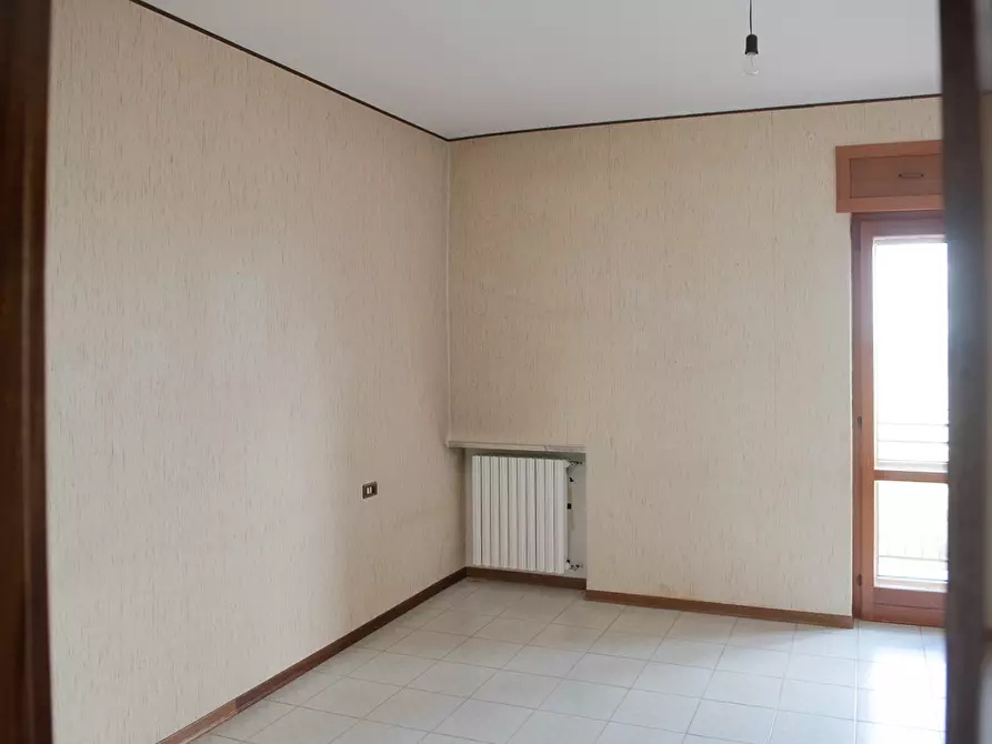 Immagine 14 di Pentalocale in vendita  in via kennedy a San Fele