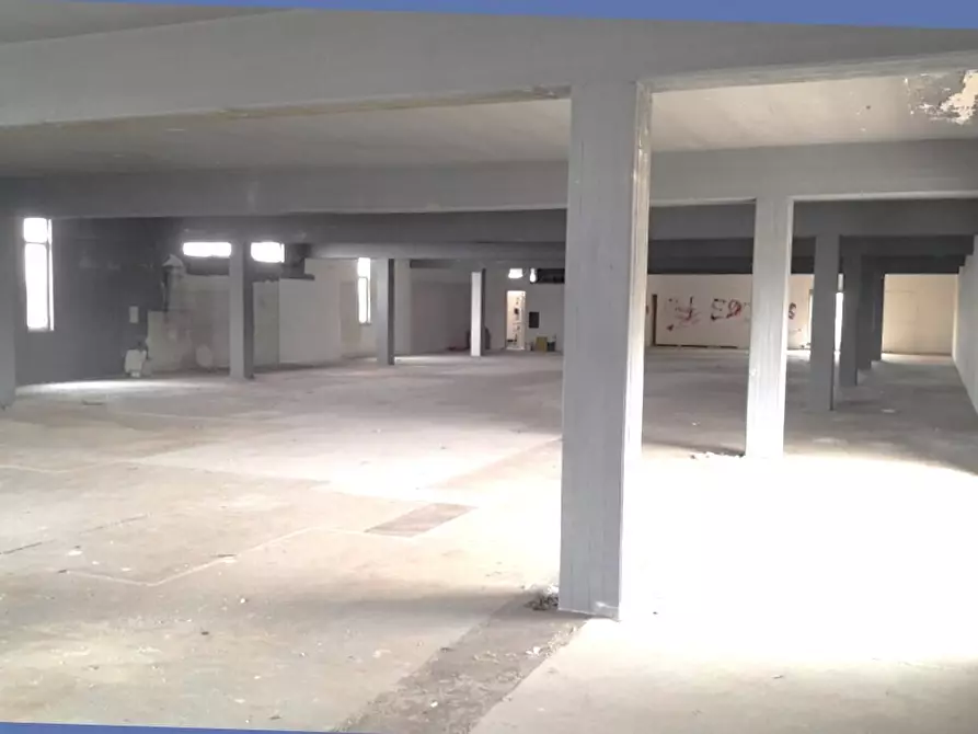 Immagine 2 di Locale commerciale in affitto  a San Benedetto Del Tronto