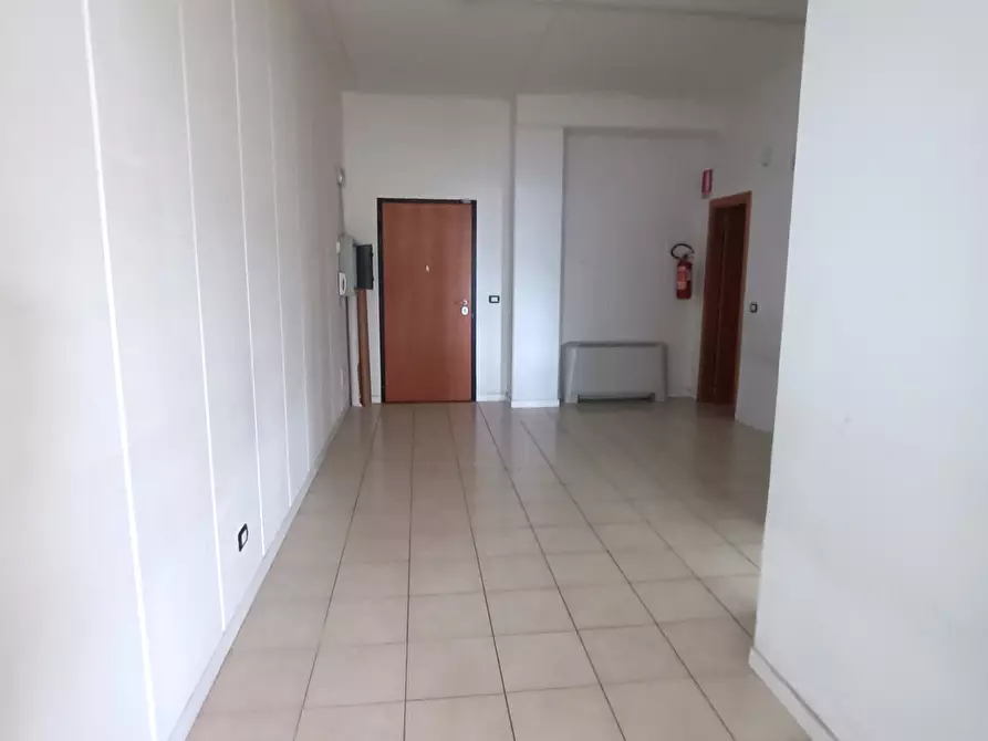 Immagine 4 di Ufficio in vendita  a San Benedetto Del Tronto
