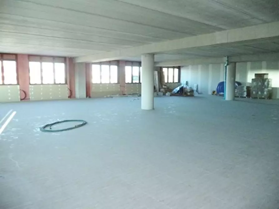 Immagine 4 di Locale commerciale in affitto  a San Benedetto Del Tronto