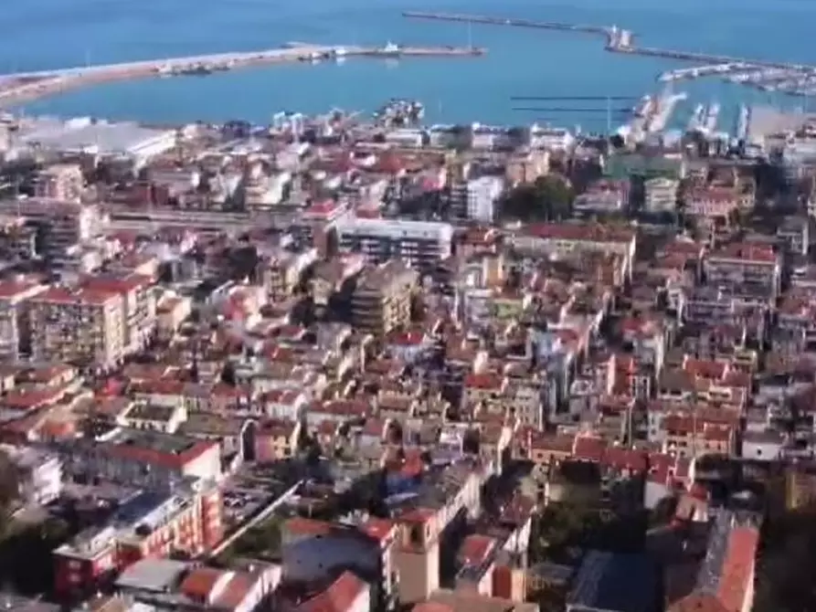 Immagine 2 di Locale commerciale in affitto  a San Benedetto Del Tronto