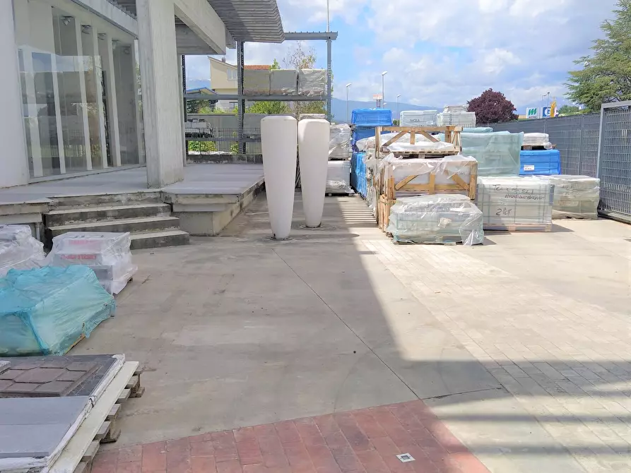 Immagine 10 di Locale commerciale in vendita  a Spinetoli