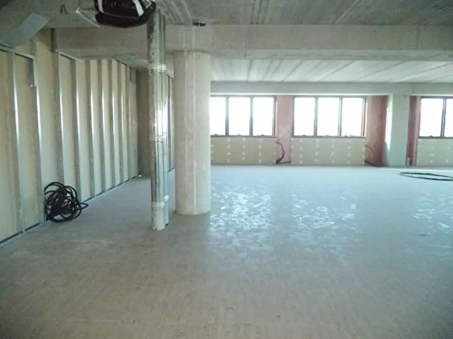 Immagine 6 di Locale commerciale in affitto  a San Benedetto Del Tronto