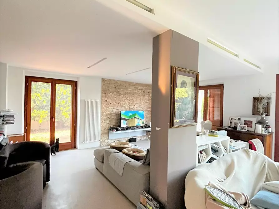 Immagine 7 di Villa in vendita  a Ascoli Piceno
