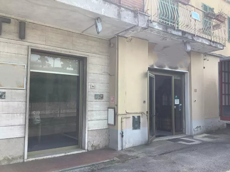 Immagine 9 di Palazzo in vendita  a Monsampolo Del Tronto