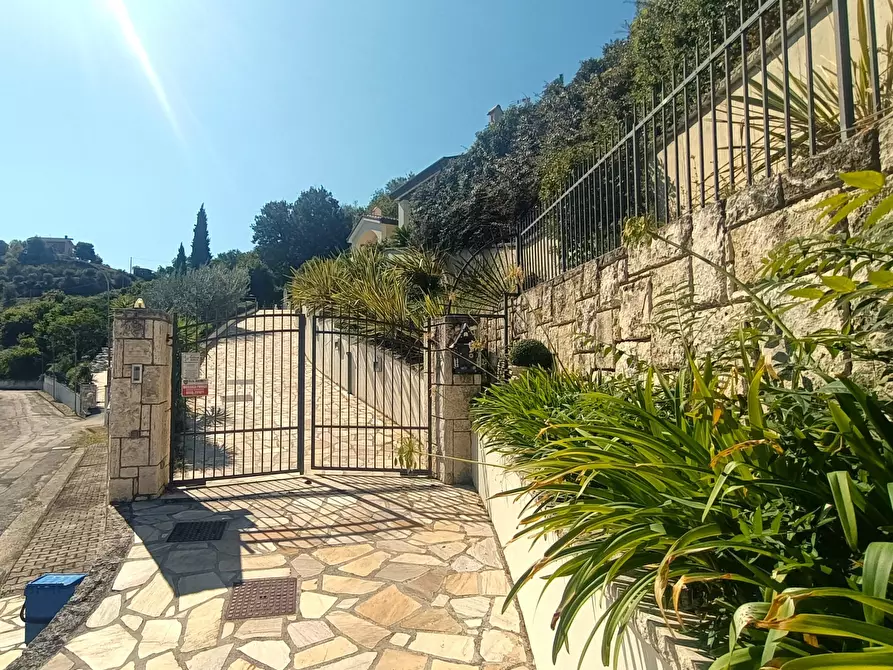 Immagine 88 di Villa in vendita  a San Benedetto Del Tronto