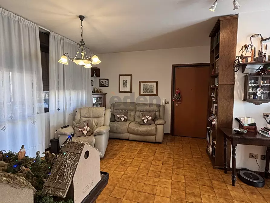 Immagine 45 di Trilocale in vendita  in STRADA DI SALICETO PANARO 211 a Modena