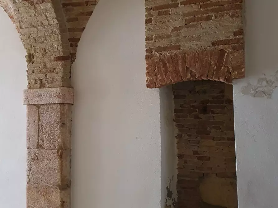 Immagine 14 di Locale commerciale in affitto  a Cagliari