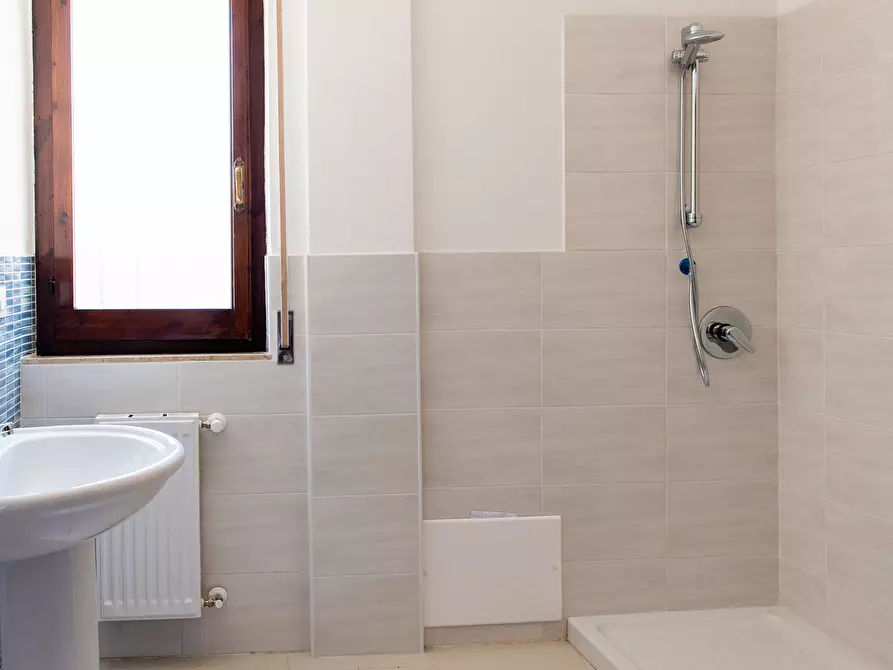 Immagine 16 di Ufficio in affitto  a Quartu Sant'elena