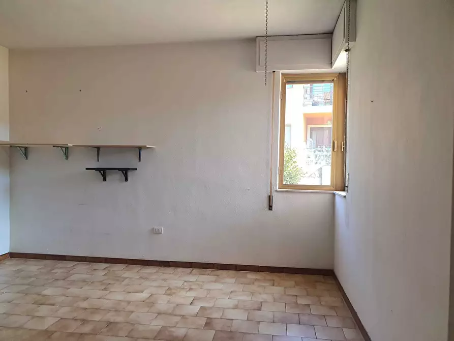 Immagine 22 di Locale commerciale in vendita  a Senorbì