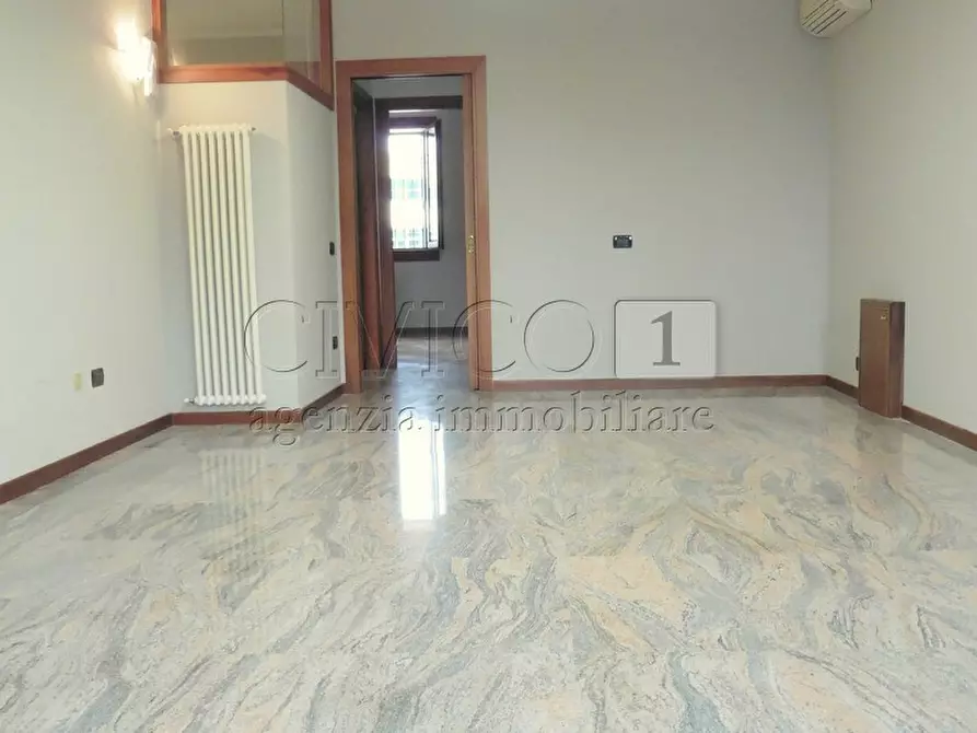 Immagine 4 di Ufficio in affitto  in via Pola a Torri Di Quartesolo