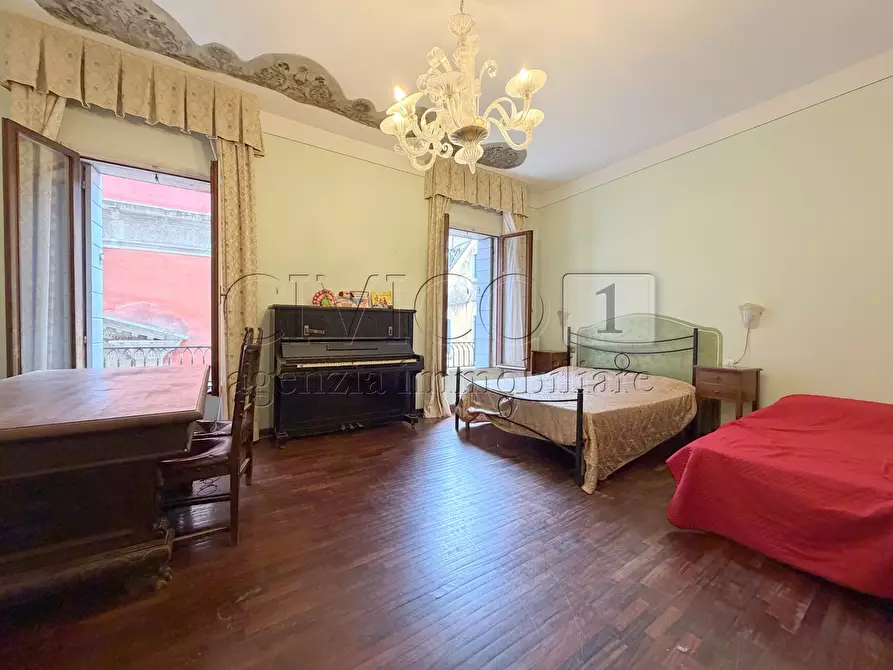 Immagine 7 di Appartamento in vendita  in Campo San Bortolomio 5396 a Venezia