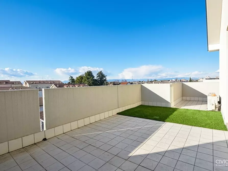 Immagine 15 di Loft/Open space in affitto  in Via Sicilia a Rubano
