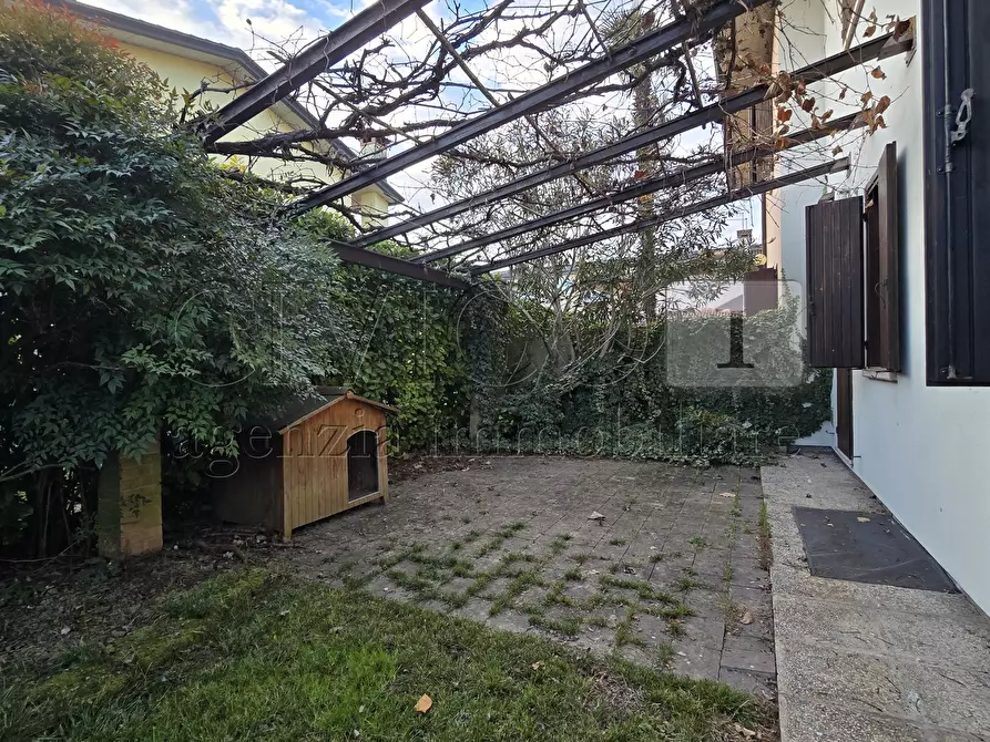 Immagine 9 di Casa bifamiliare in vendita  in via dei Fanti 154 a Torri Di Quartesolo