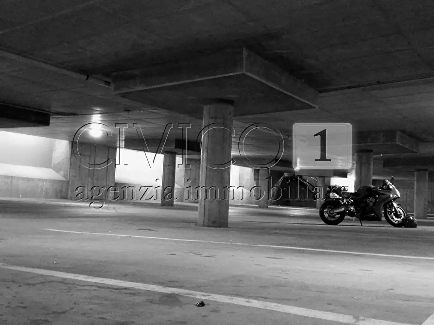 Immagine 10 di Garage in affitto  in Via Roma a Campodoro