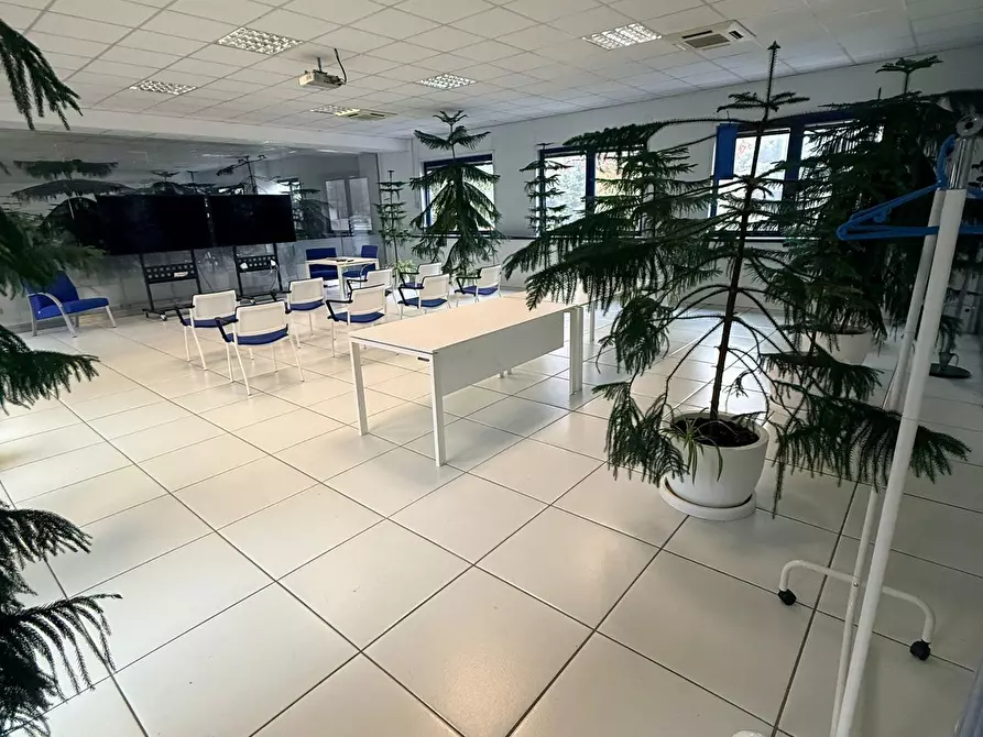 Immagine 9 di Ufficio in affitto  in Via Sempione 30 a Vergiate