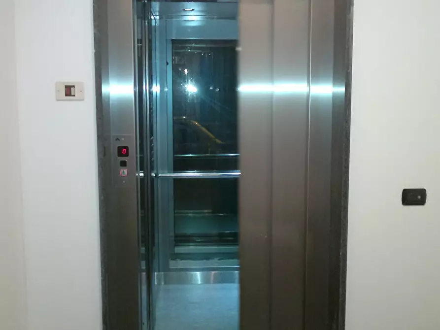 Immagine 12 di Bilocale in vendita  in via cattaneo a Gallarate