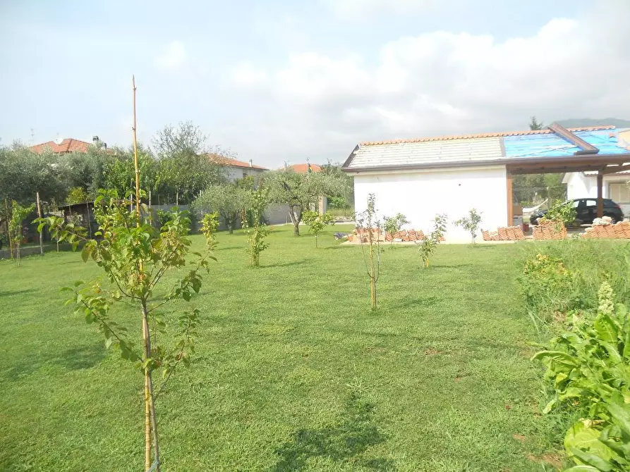 Immagine 11 di Casa semindipendente in vendita  a Castelnuovo Magra