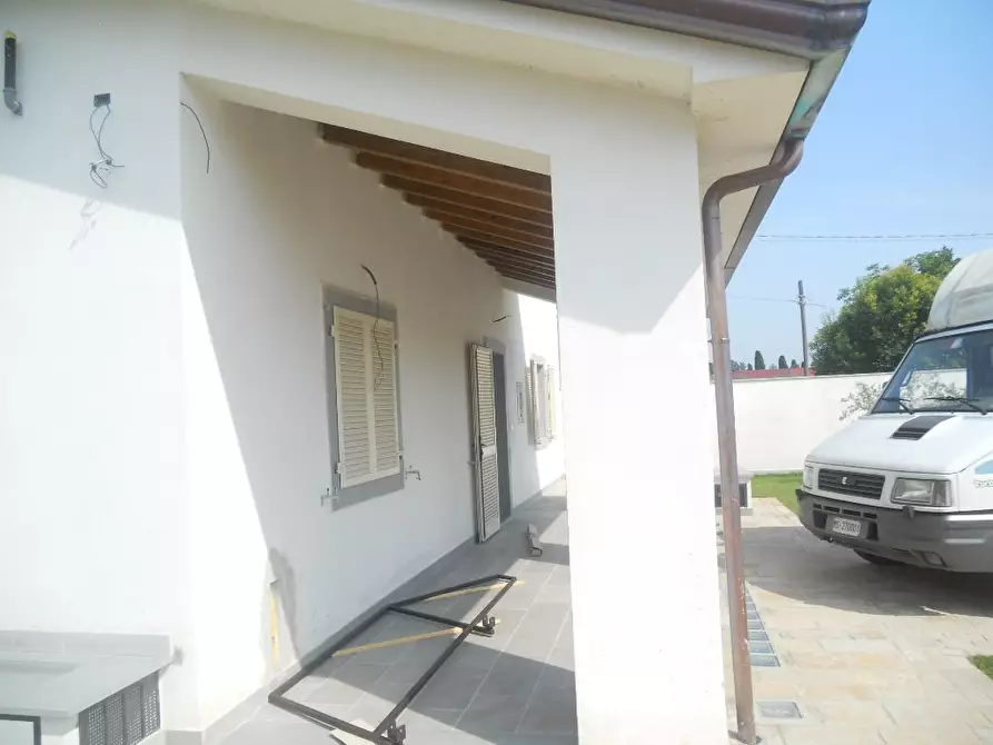 Immagine 28 di Casa semindipendente in vendita  a Castelnuovo Magra