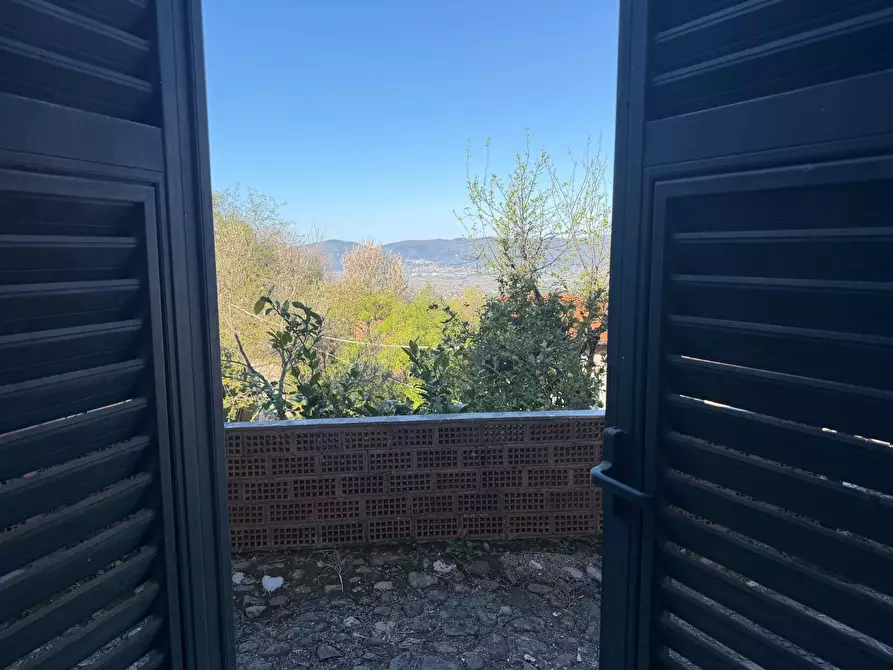 Immagine 10 di Casa semindipendente in vendita  in Vicolo San Lorenzo 2 a Ortonovo