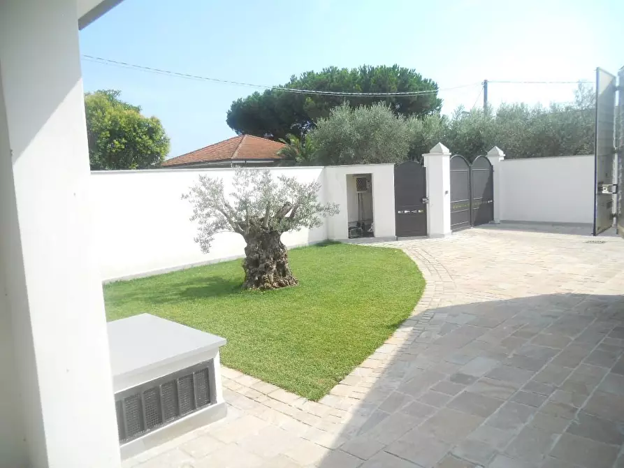 Immagine 37 di Casa semindipendente in vendita  a Castelnuovo Magra