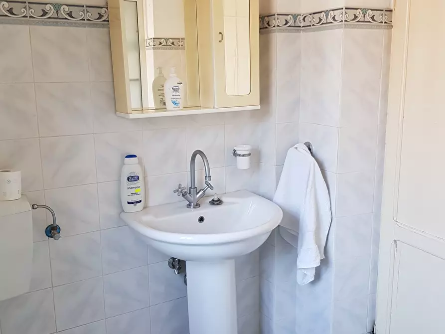 Immagine 10 di Casa semindipendente in vendita  in Viale XX Settembre 65B a Carrara