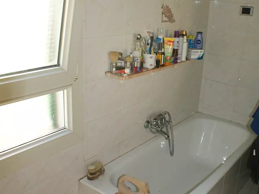 Immagine 36 di Villa in vendita  in Via Annunziata a Ortonovo