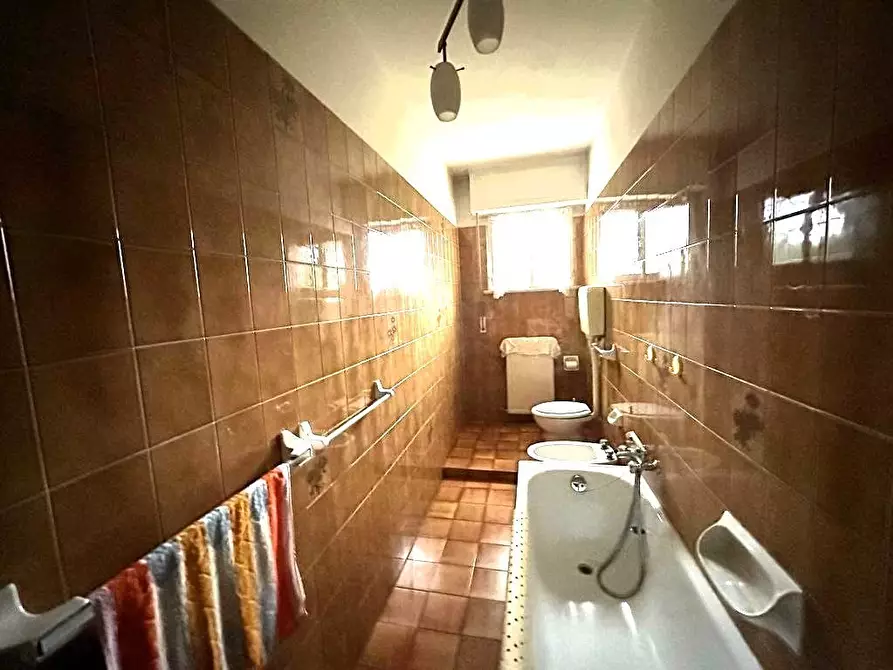 Immagine 10 di Bilocale in vendita  in Via Ugo la Malfa a Ortonovo