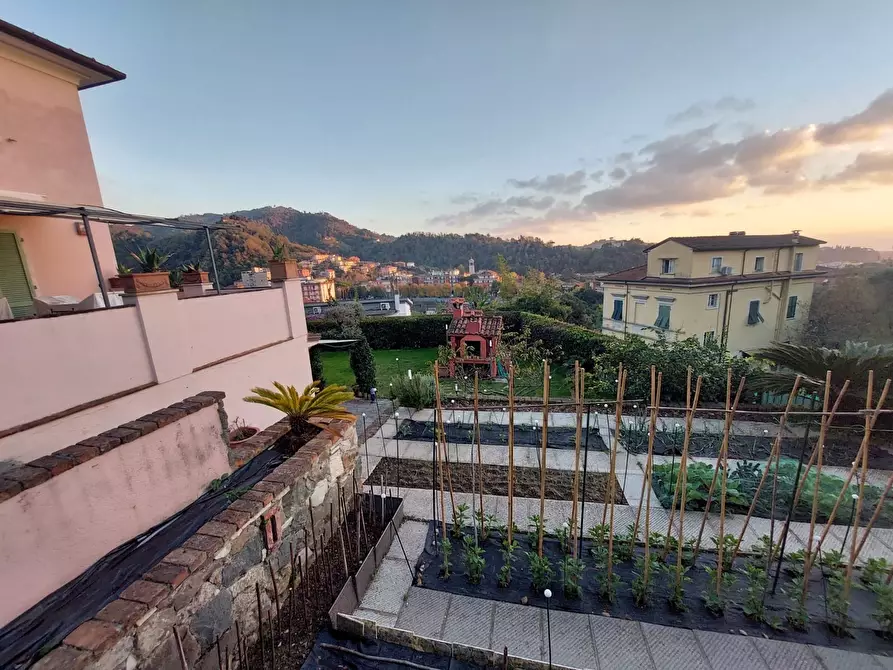 Immagine 32 di Casa semindipendente in vendita  in Via Cavour 15 a Carrara