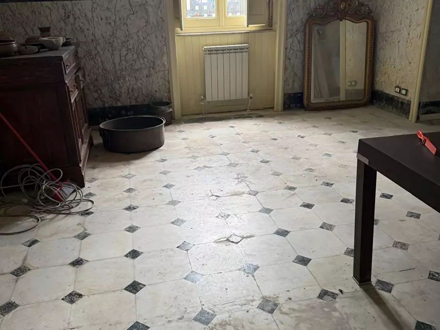 Immagine 2 di Villa in vendita  in Via Firenze 48 a Carrara