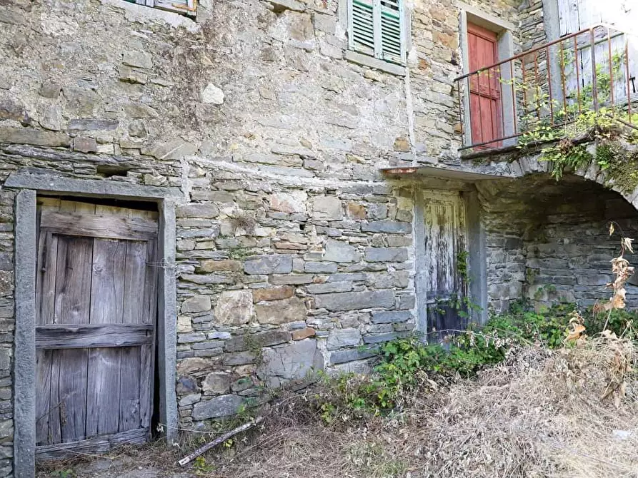 Immagine 5 di Casa semindipendente in vendita  in Zeri a Zeri