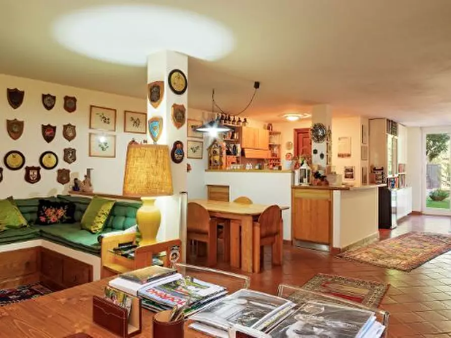 Immagine 12 di Casa semindipendente in vendita  in Viale XX Settembre 25 a Carrara