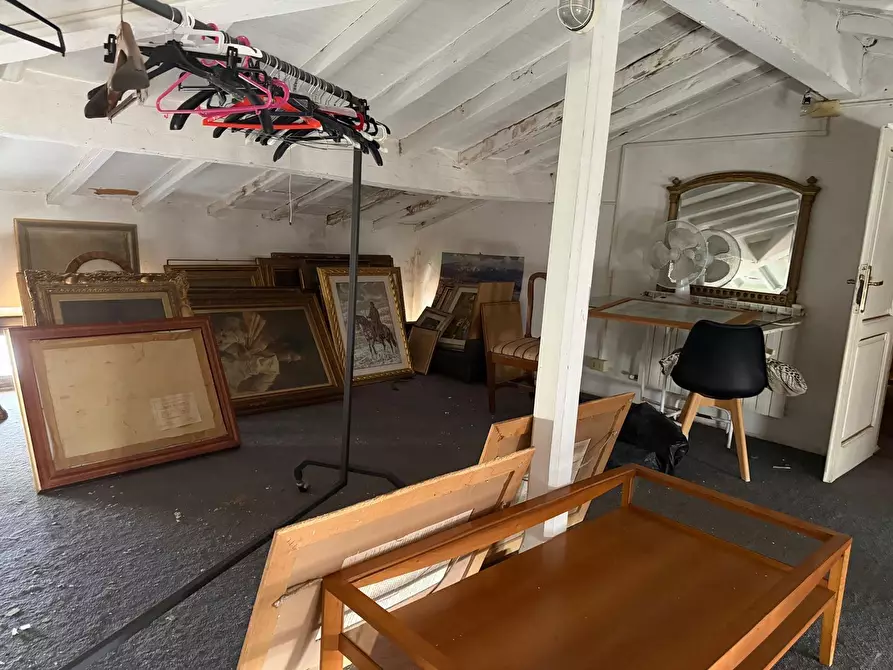 Immagine 39 di Villa in vendita  in Via Firenze 48 a Carrara