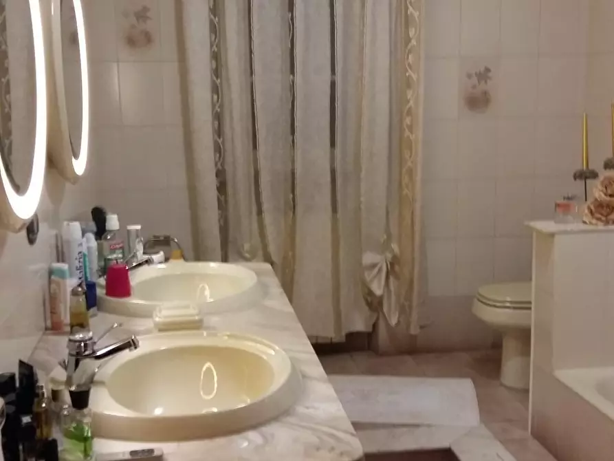 Immagine 28 di Casa semindipendente in vendita  in CORSO 40 a Ortonovo