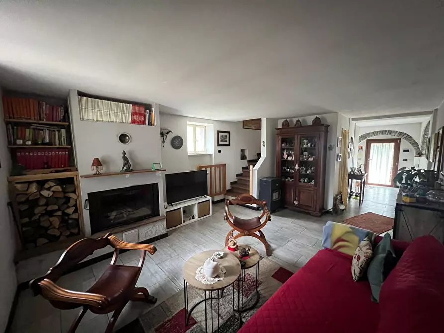 Immagine 22 di Casa bifamiliare in vendita  in Via Canale 193 a Castelnuovo Magra