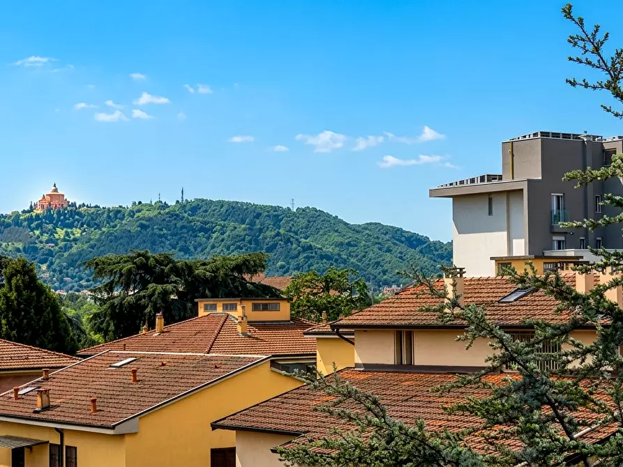 Immagine 2 di Quadrilocale in vendita  a Bologna