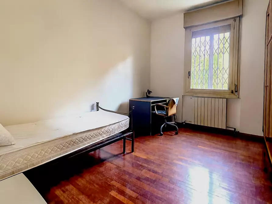 Immagine 5 di Trilocale in affitto  a Bologna