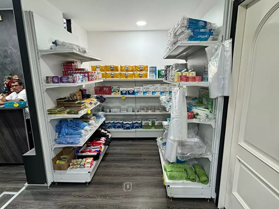 Immagine 6 di Attività commerciale in vendita  in Via Sicilia 2 a Terracina