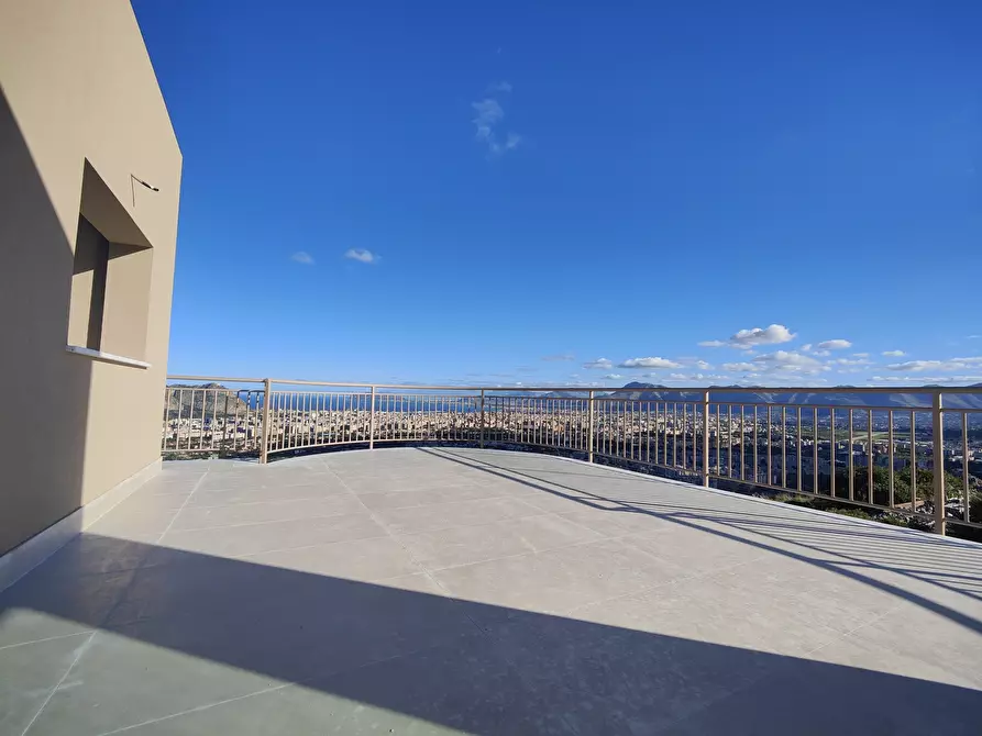 Immagine 12 di Pentalocale in vendita  a Palermo