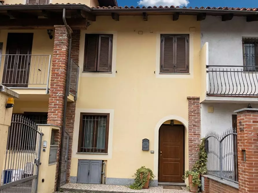 Immagine 1 di Casa semindipendente in vendita  in Via Galileo Galilei 49 a Beinasco